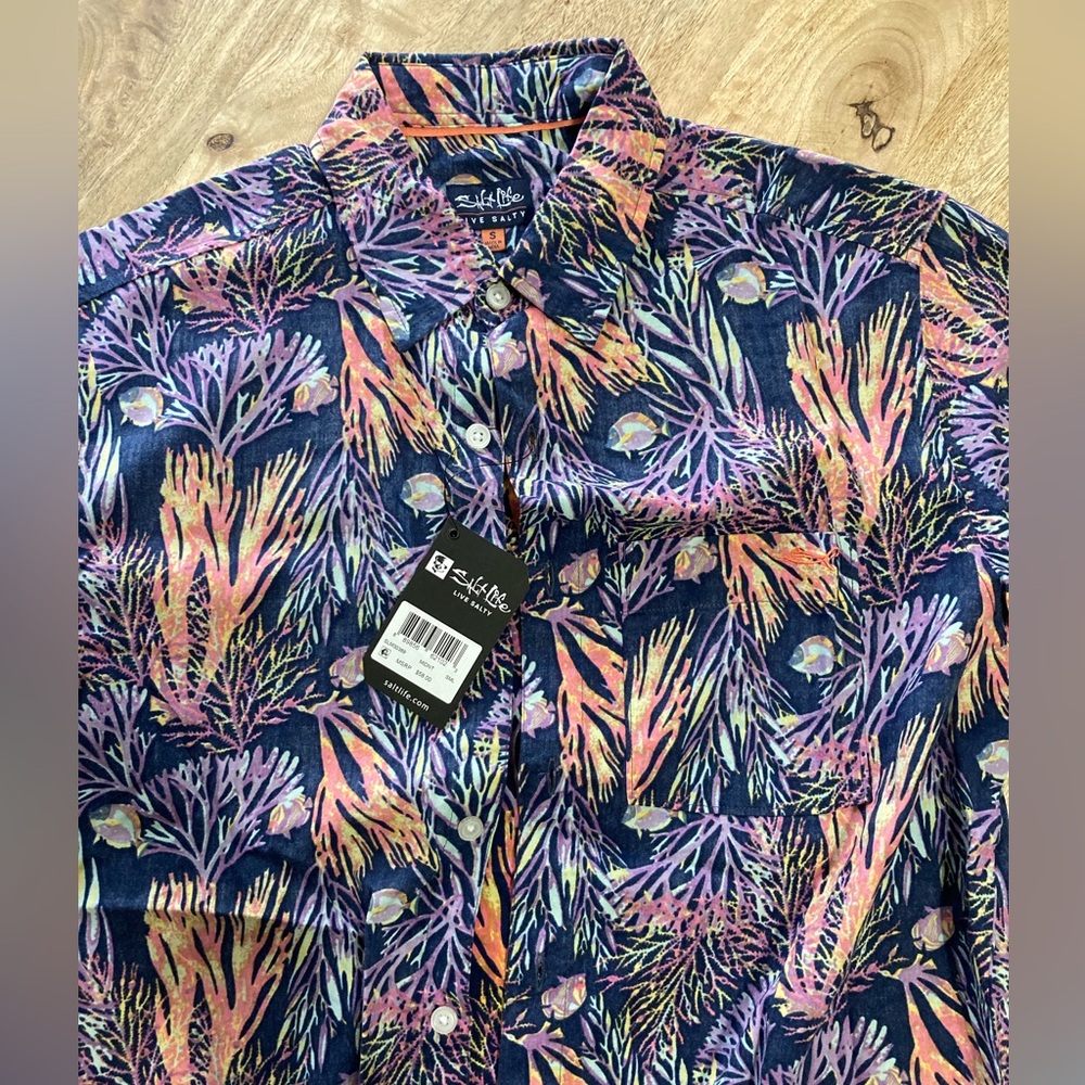 Mens new Salt life casual Button down size small